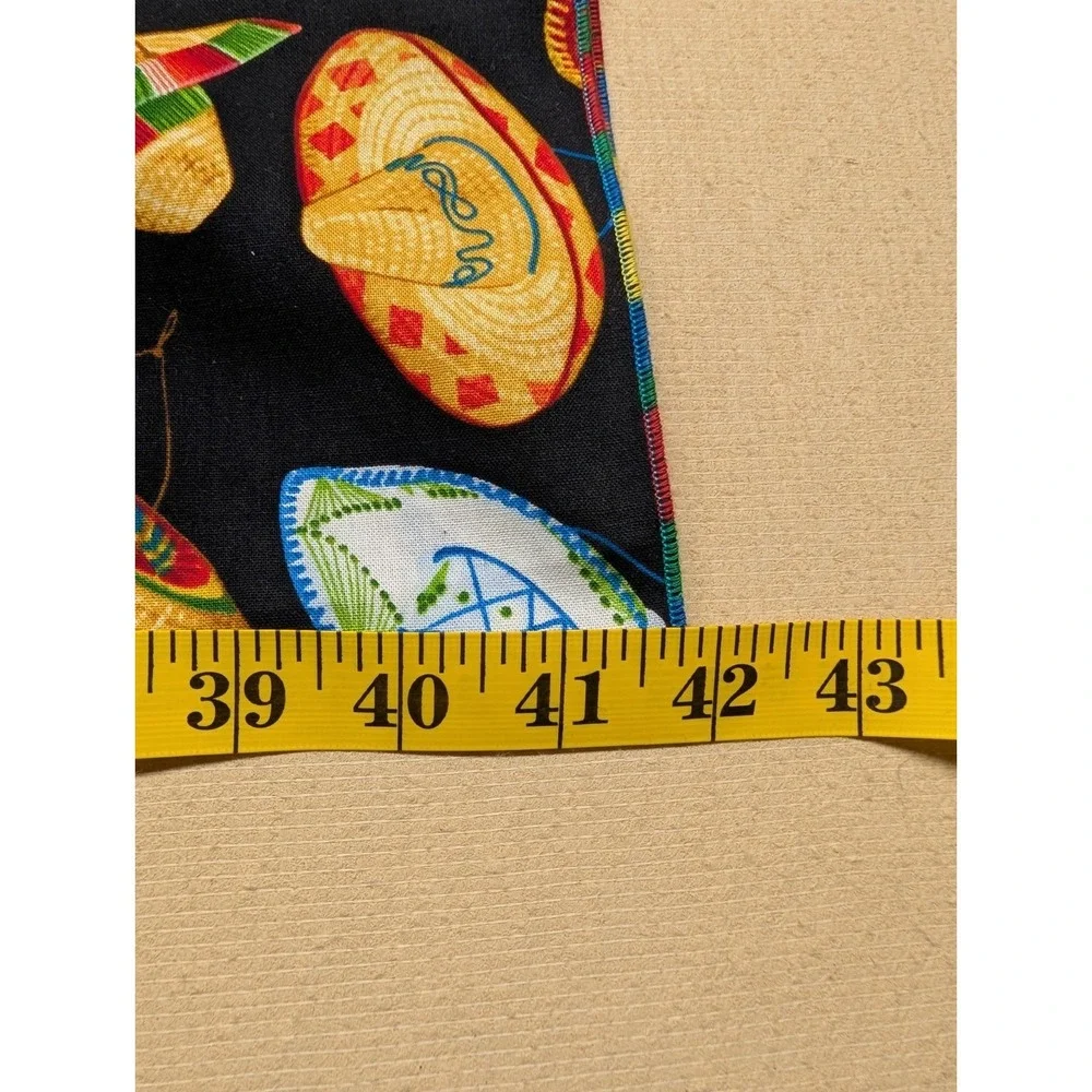 Tablecloth & Napkin Black With Sombreros 42